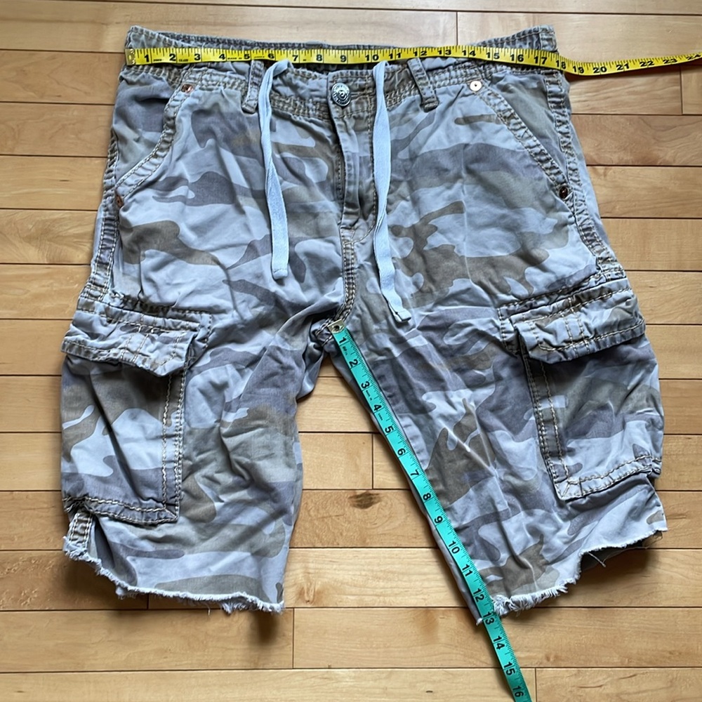 True Religion cargo camp shorts - Picture 6 of 6